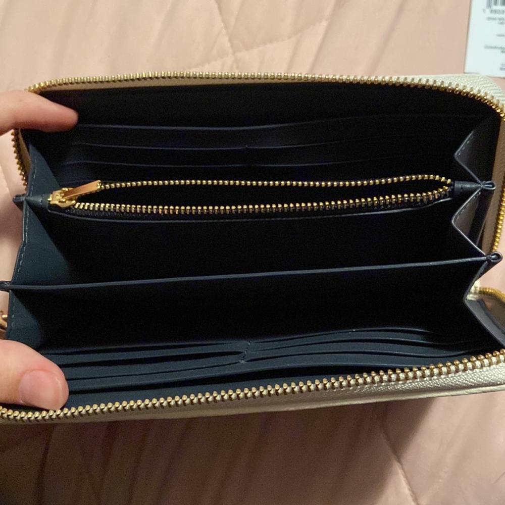 Coach Womens Wallet - Picture 3 of 4